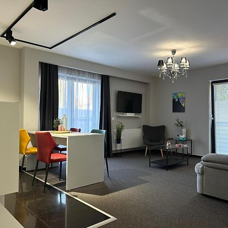 Luxury Glam Apartments & Studios Near Coresi Mall Braşov Exteriör bild