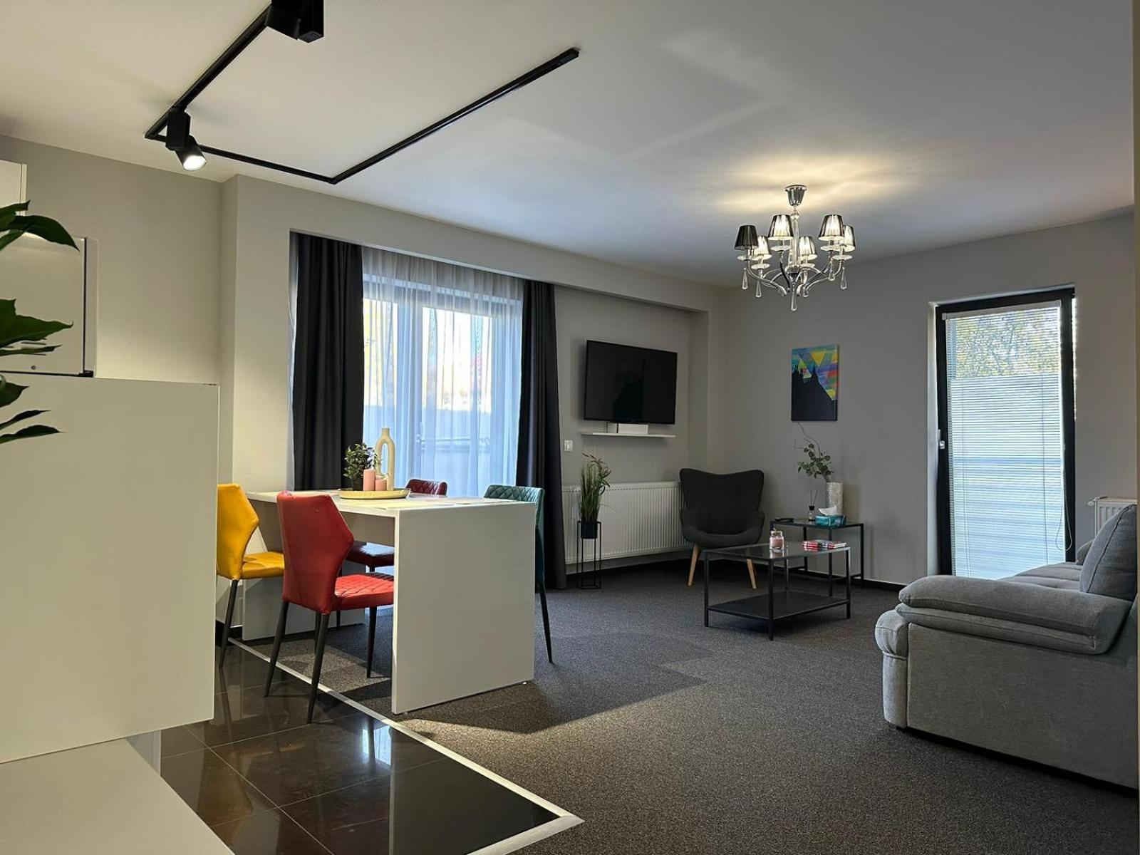 Luxury Glam Apartments & Studios Near Coresi Mall Braşov Exteriör bild