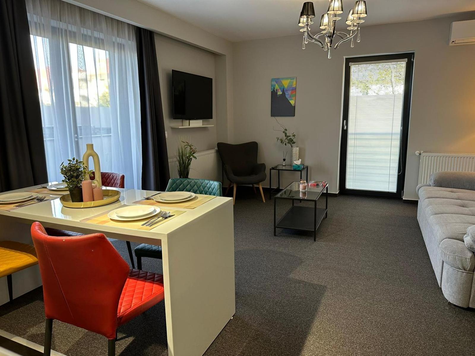 Luxury Glam Apartments & Studios Near Coresi Mall Braşov Exteriör bild