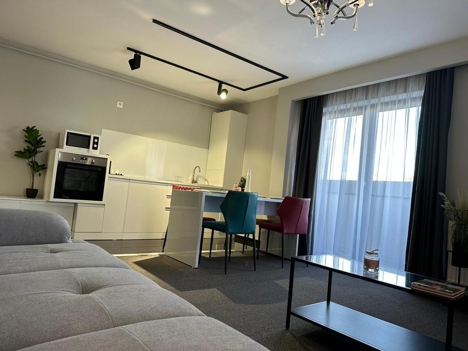 Luxury Glam Apartments & Studios Near Coresi Mall Braşov Exteriör bild