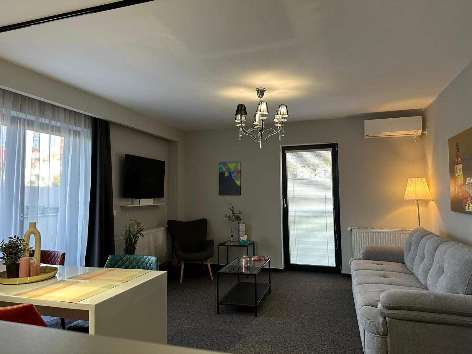 Luxury Glam Apartments & Studios Near Coresi Mall Braşov Exteriör bild