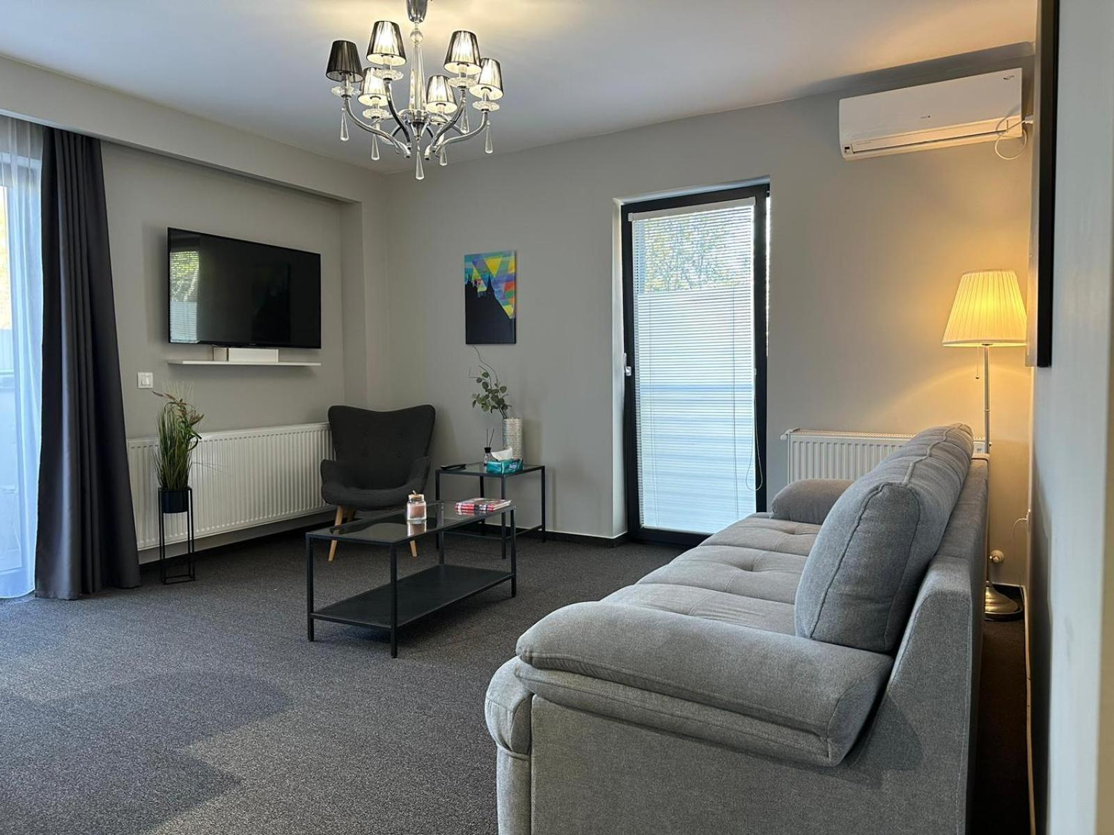 Luxury Glam Apartments & Studios Near Coresi Mall Braşov Exteriör bild