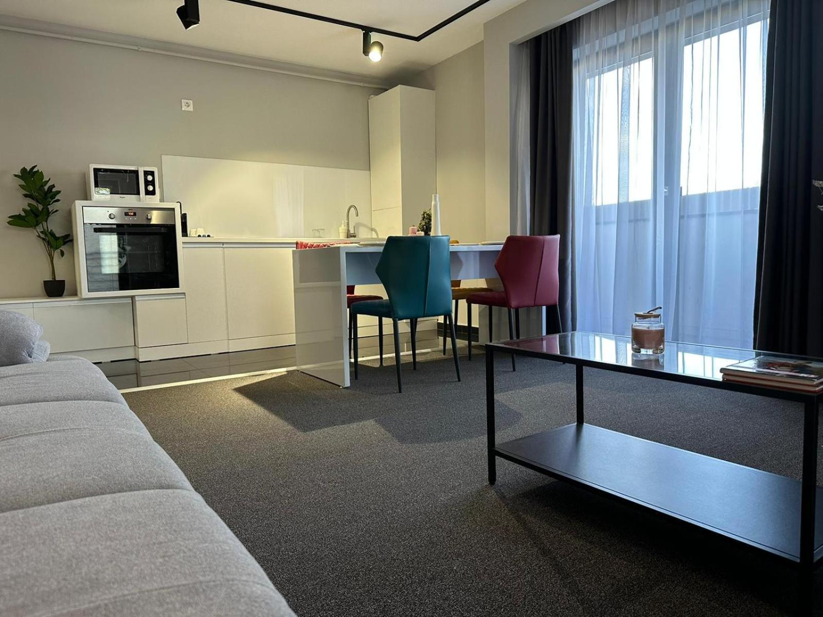 Luxury Glam Apartments & Studios Near Coresi Mall Braşov Exteriör bild