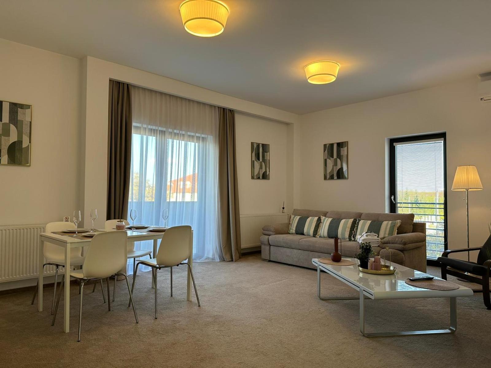 Luxury Glam Apartments & Studios Near Coresi Mall Braşov Exteriör bild