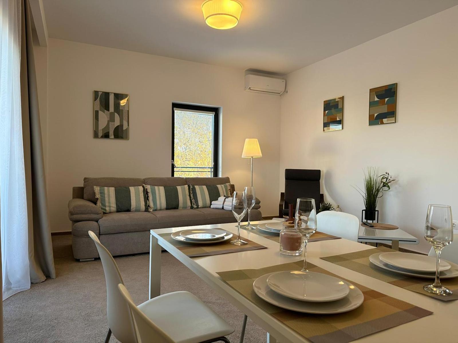 Luxury Glam Apartments & Studios Near Coresi Mall Braşov Exteriör bild