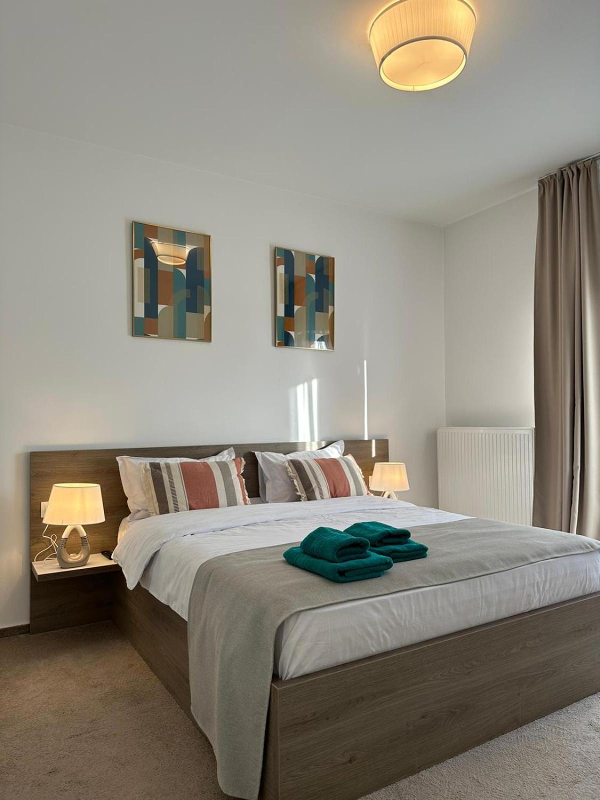 Luxury Glam Apartments & Studios Near Coresi Mall Braşov Exteriör bild