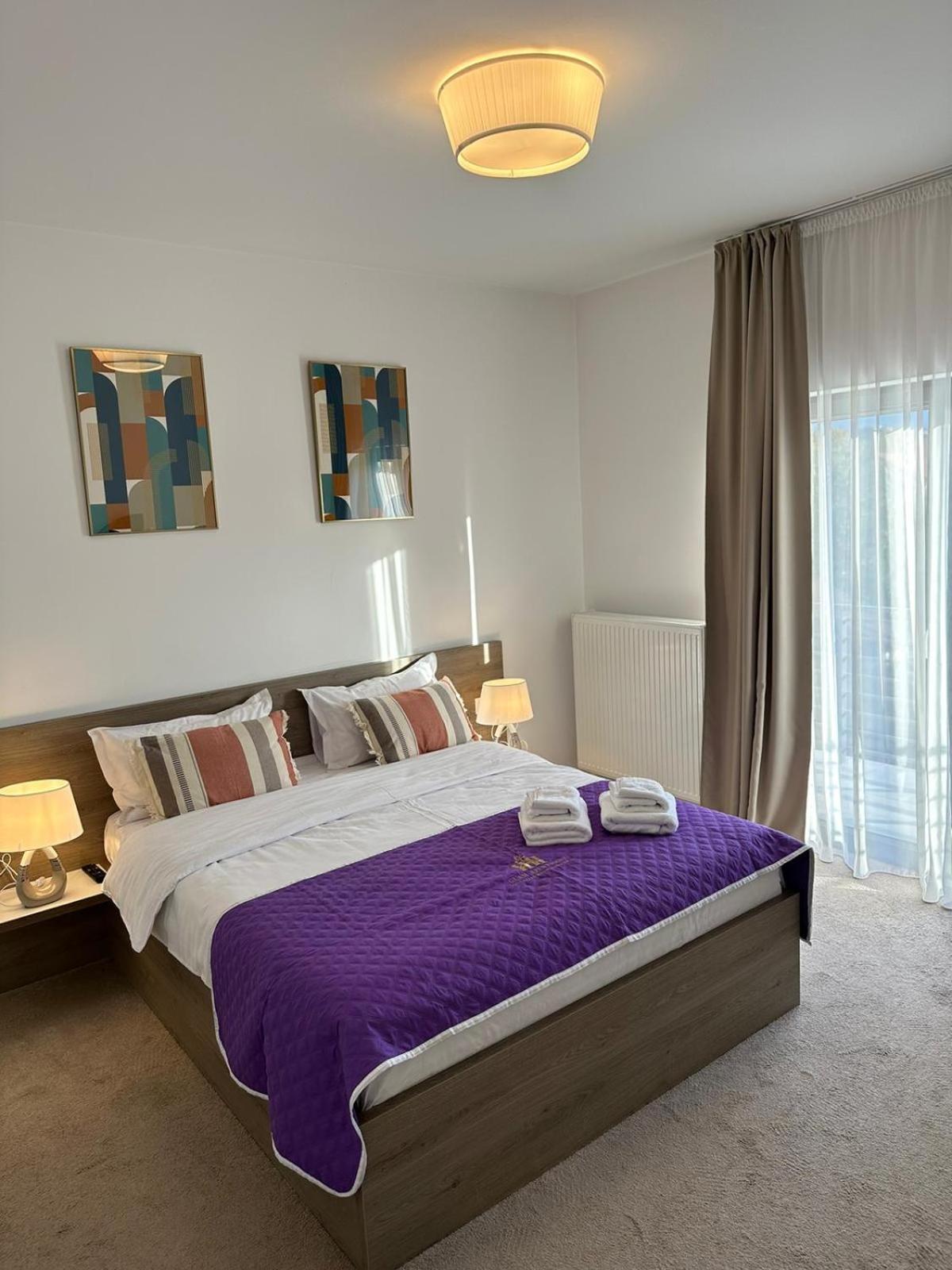 Luxury Glam Apartments & Studios Near Coresi Mall Braşov Exteriör bild