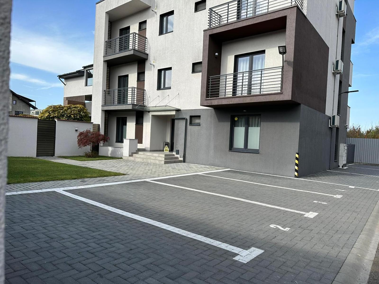 Luxury Glam Apartments & Studios Near Coresi Mall Braşov Exteriör bild