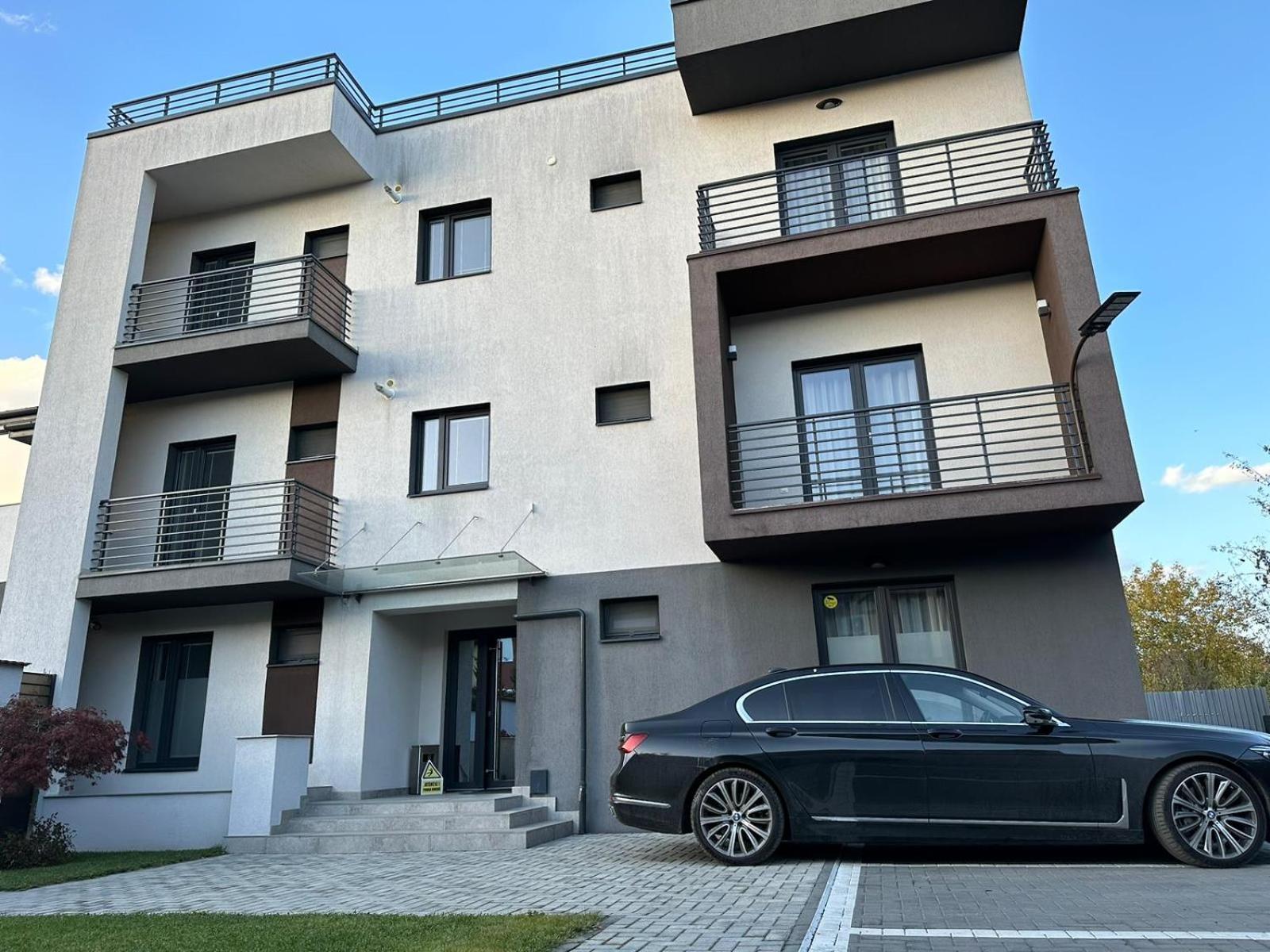 Luxury Glam Apartments & Studios Near Coresi Mall Braşov Exteriör bild