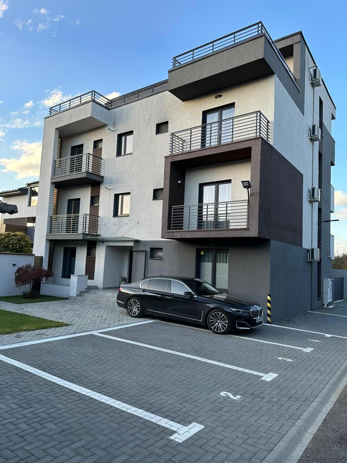 Luxury Glam Apartments & Studios Near Coresi Mall Braşov Exteriör bild