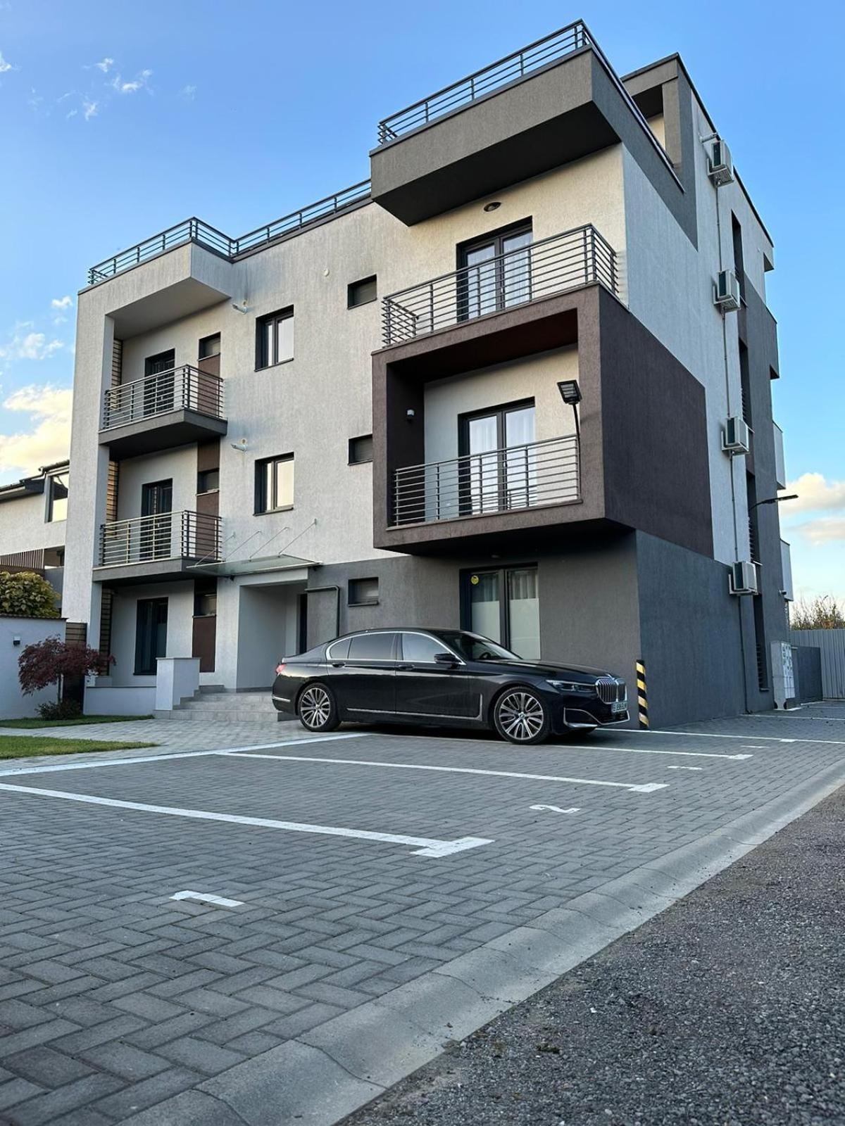 Luxury Glam Apartments & Studios Near Coresi Mall Braşov Exteriör bild