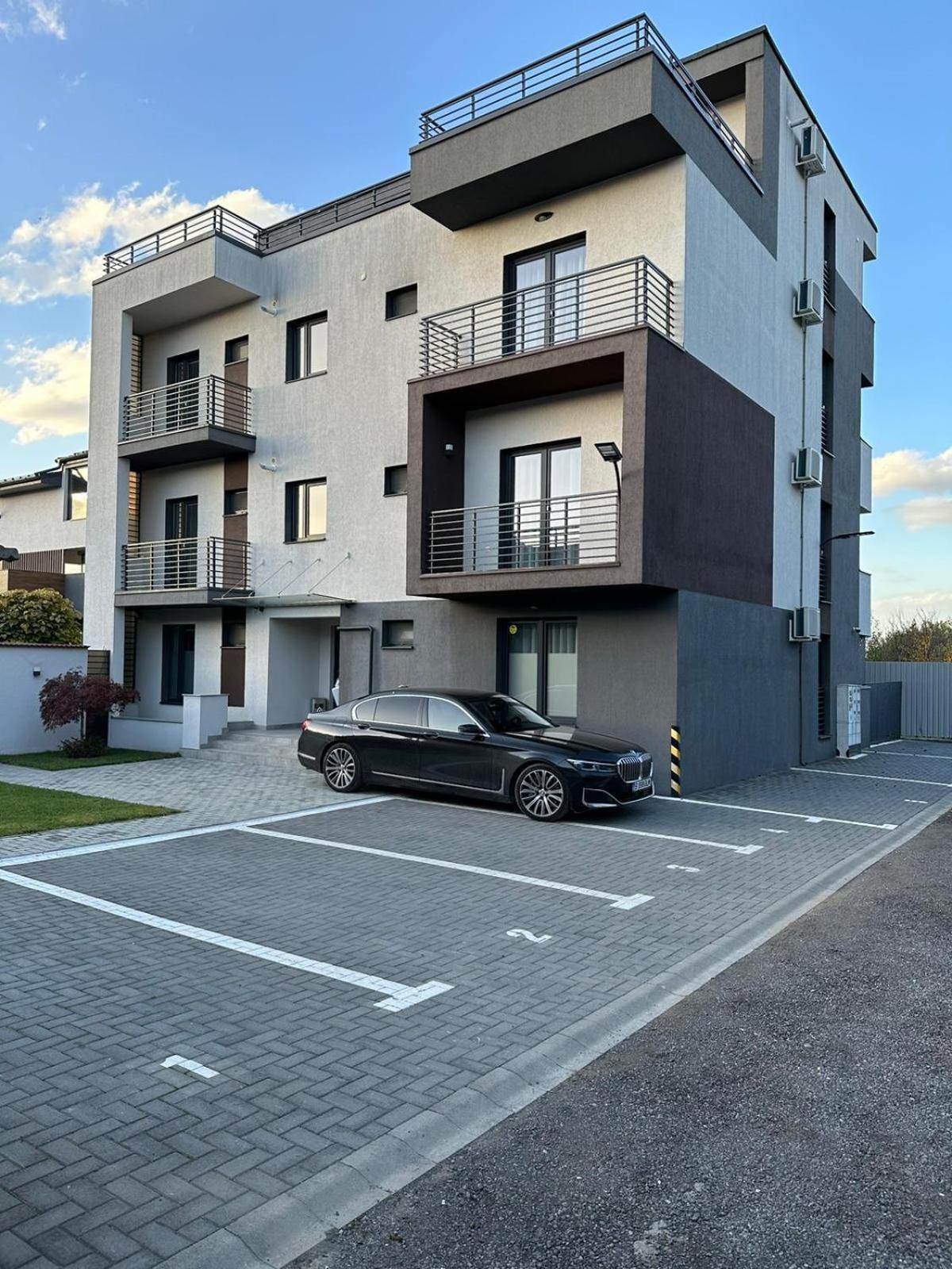 Luxury Glam Apartments & Studios Near Coresi Mall Braşov Exteriör bild