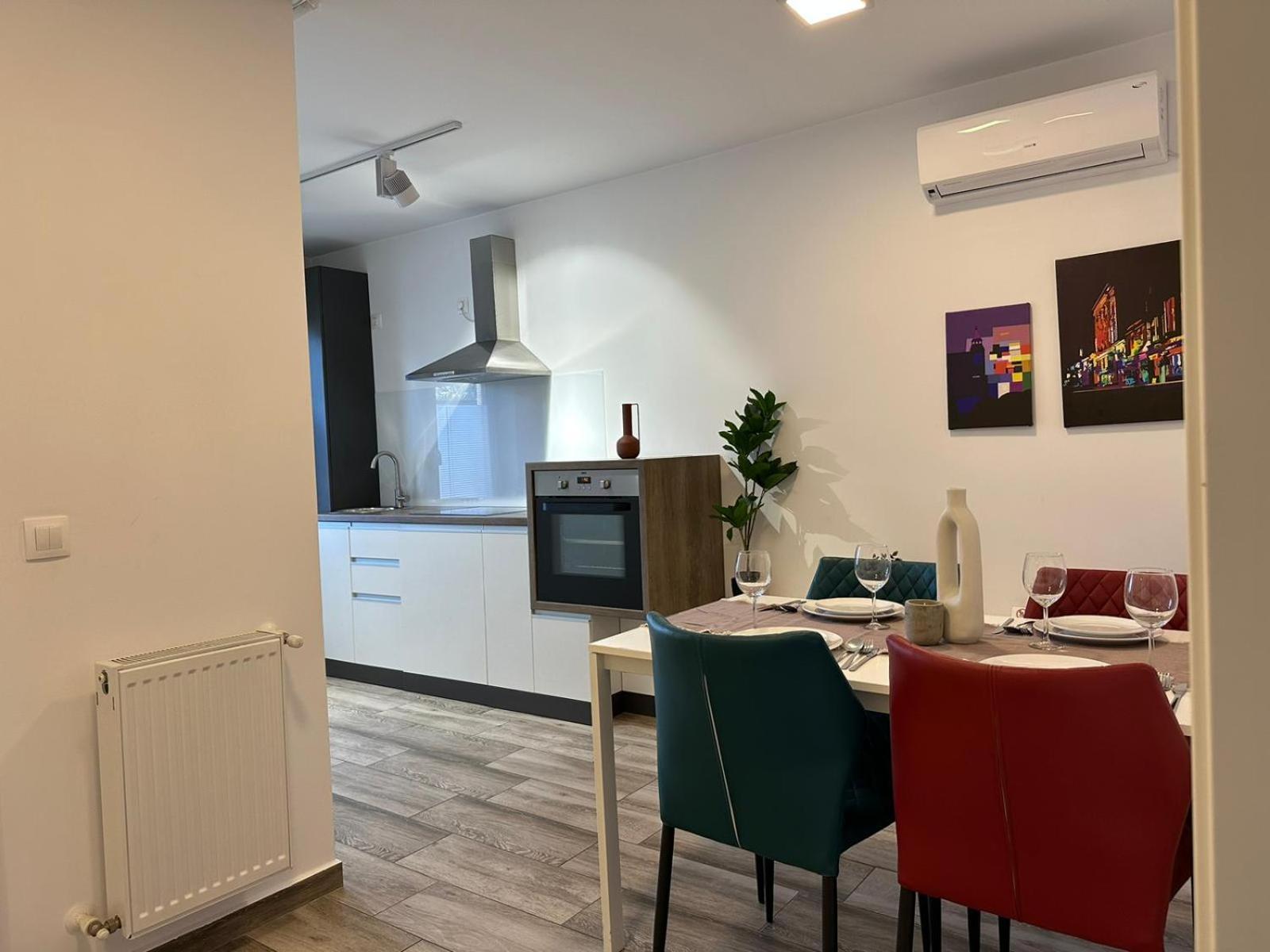 Luxury Glam Apartments & Studios Near Coresi Mall Braşov Exteriör bild