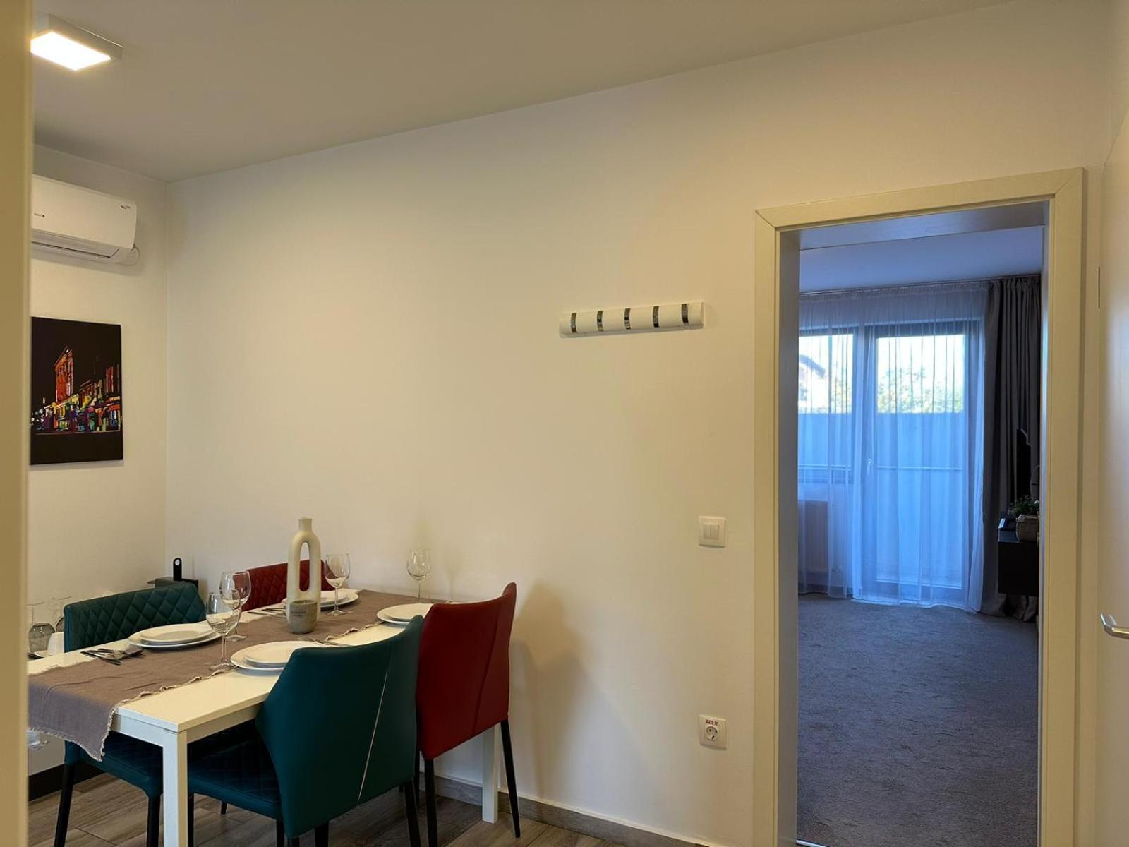 Luxury Glam Apartments & Studios Near Coresi Mall Braşov Exteriör bild