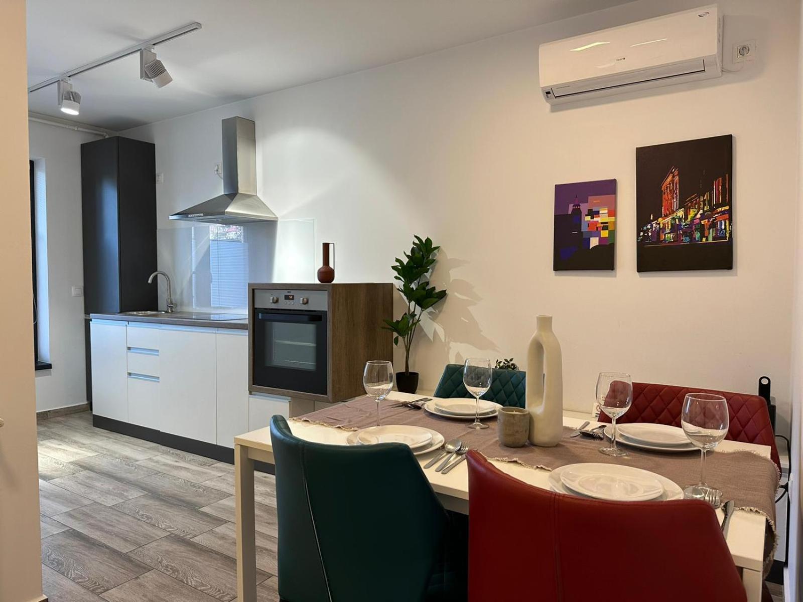 Luxury Glam Apartments & Studios Near Coresi Mall Braşov Exteriör bild