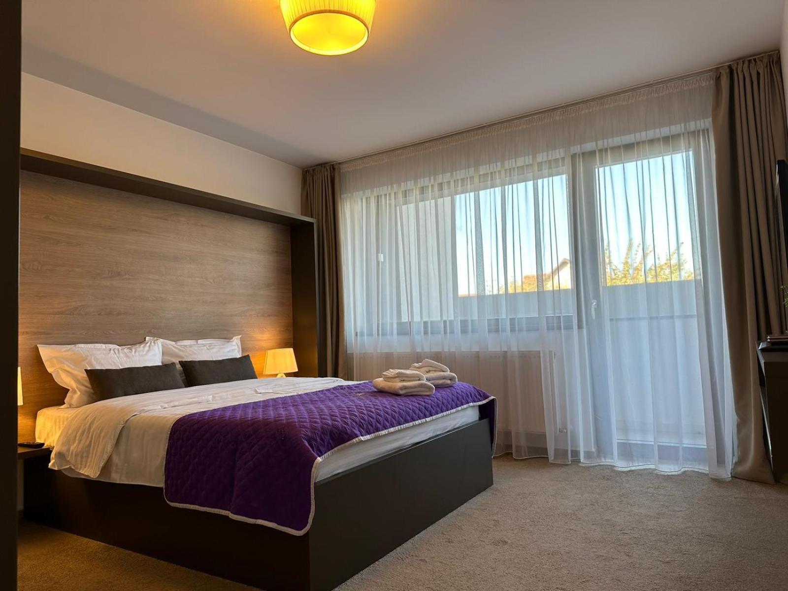 Luxury Glam Apartments & Studios Near Coresi Mall Braşov Exteriör bild