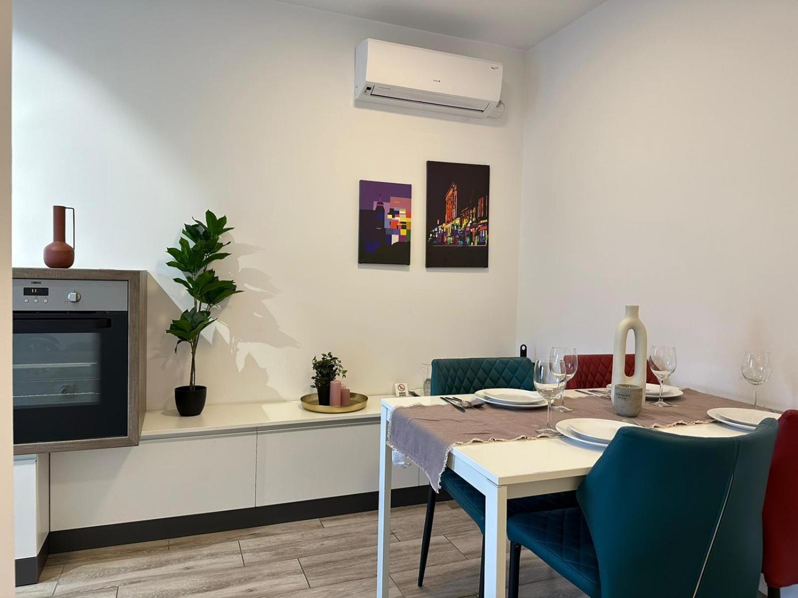 Luxury Glam Apartments & Studios Near Coresi Mall Braşov Exteriör bild